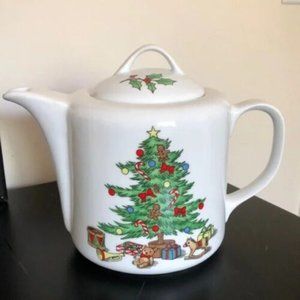 Tienshan Holiday Hostess Teapot